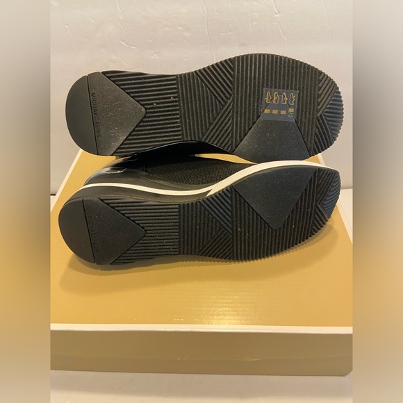 Michael Kors Skyler Bootie Black Soft Knit/Patent High-Top Wedge Sneakers 6 M - Picture 10 of 13